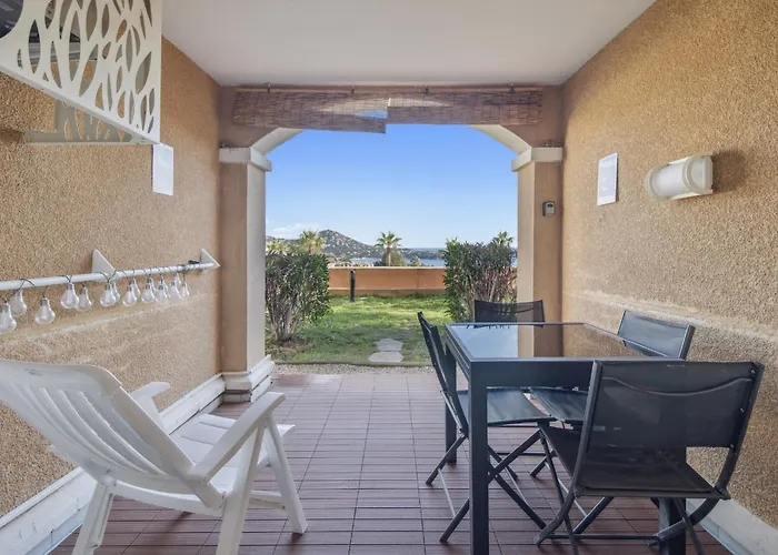 Cap Estérel Magnifique Vue Avec Parking Et Piscine Apartamento Saint-Raphaël